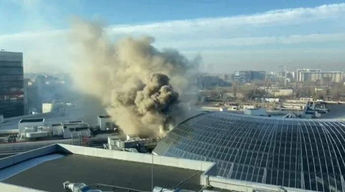 Un incendiu a izbucnit marți dimineață la Mall Afi Cotroceni. Foto: captură video DIGI 24