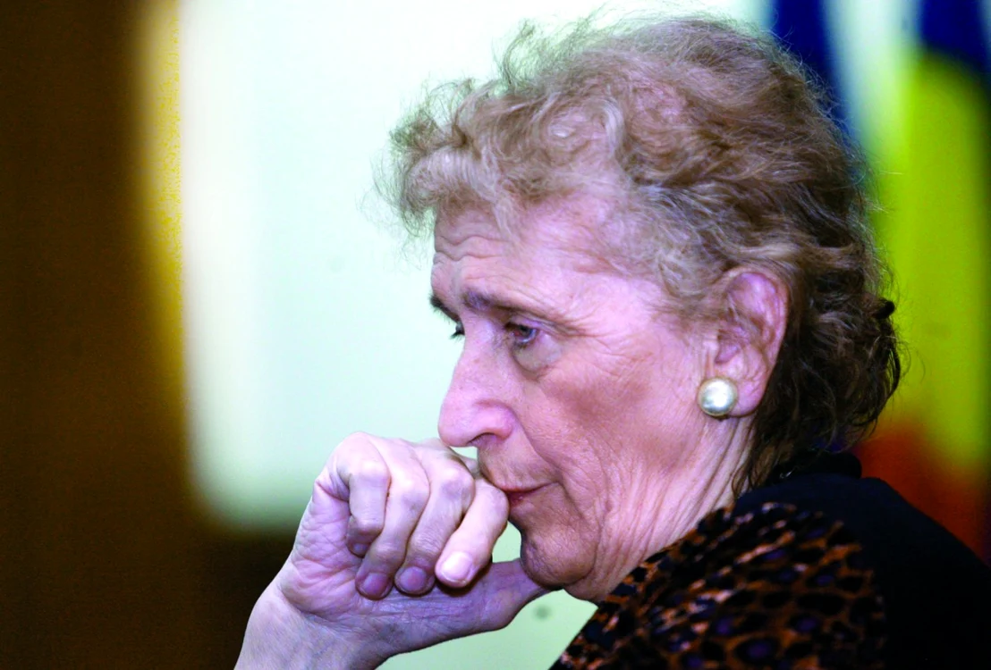 Iolanda Balaş a murit