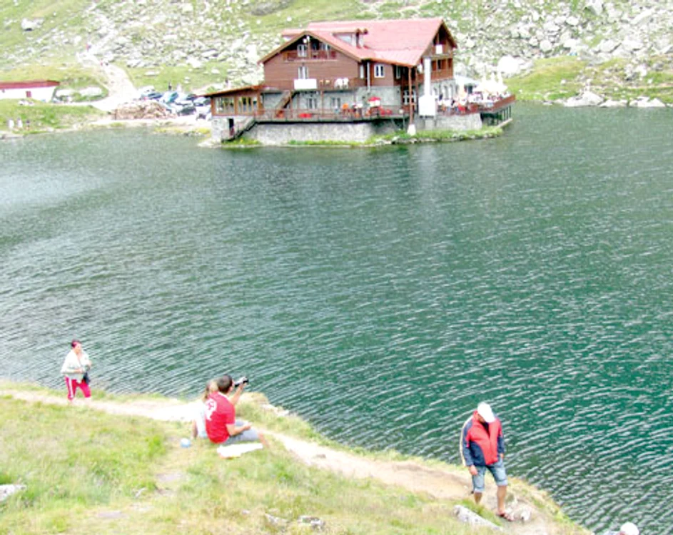 La sfârşit de săptămână, abia  găseşti un loc de parcare