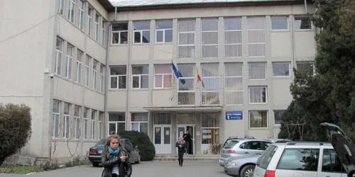 Elevii se întorc la şcoală în 5 ianuarie