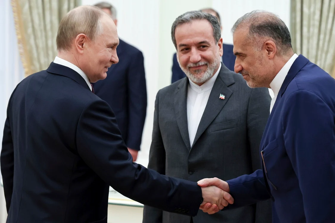 Vladimir Putin l-a primit la Moscova pe ministrul iranian de externe Abbas Araghchi FOTO Profimedia