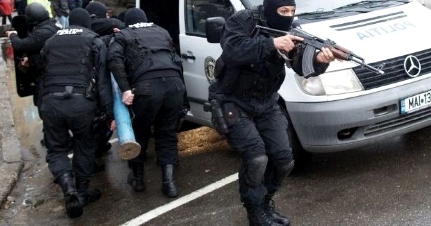 Percheziţii în Mehedinţi