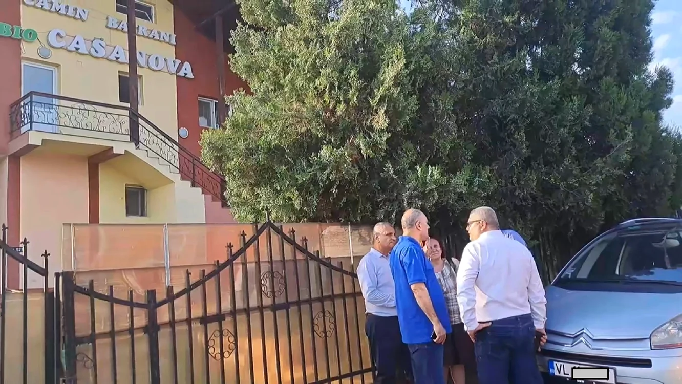 Scandal la porțile unui azil din Râmnicu Vâlcea Casanova Sursă Adrian Pană jpg