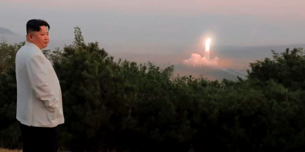 Kim Jong-un, noua racheta alistica lansata in Coreea de Nord FOTO Twitter 