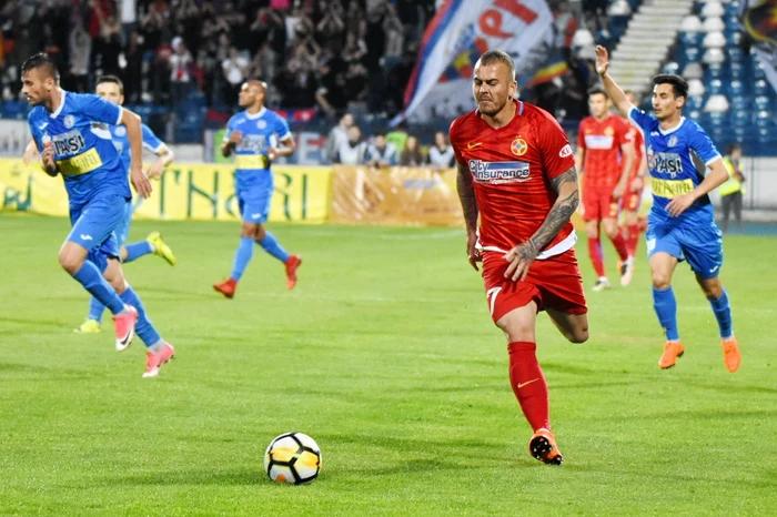 
    Denis Alibec a dat vina pe foștii săi colegi de la FCSBFoto: Sport Pictures  