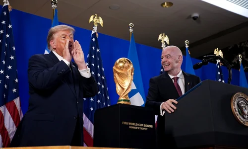 Donald Trump nu poate lipsi de la ceremonie jpg