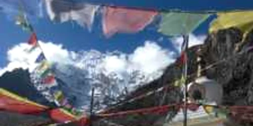 Pietrenii vor să atace vârfurile dinspre Nepal