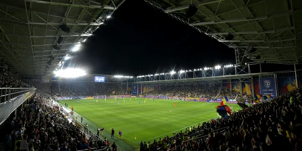 suporteri romania Foto Răzvan Păsărica - Sport Pictures