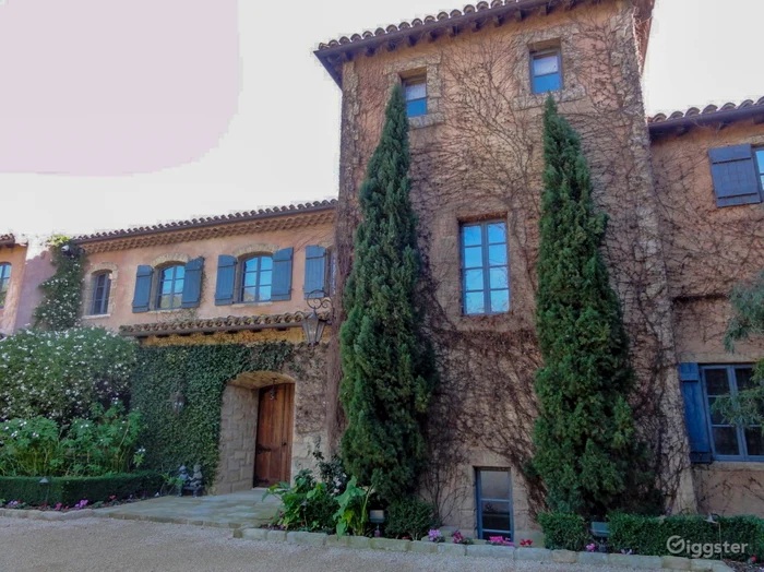 Scandalul din sânul Casei Regale britanice a crescut preţul vilei cu nouă dormitoare de la 14,6 milioane $ la 30 milioane $ Foto: Profimedia/CBS