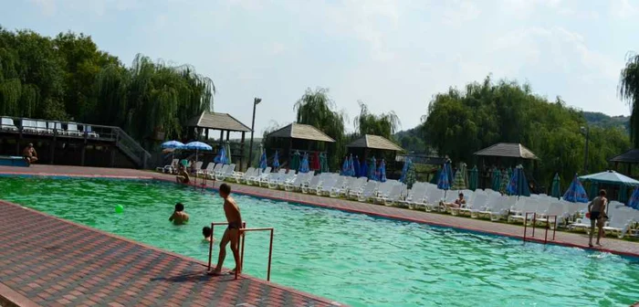 Piscinele sunt la mare căutare în zilele caniculare FOTO: arhiva Adevărul