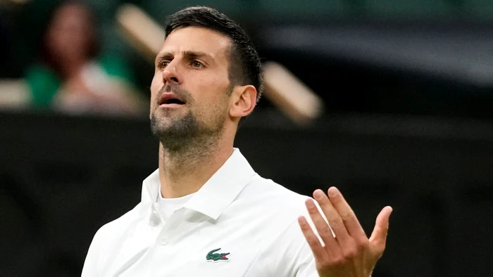 Djokovici, trist după încă o finală pierdută la Wimbledon.