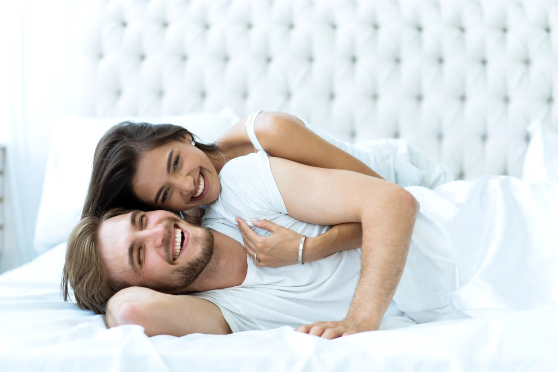 
    Respectul reciproc este un concept simplu care presupune a-ți trata partenerul cu considerație și amabilitatefoto: 123RF  
