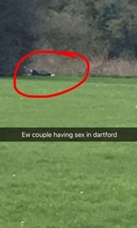 Un cuplu a încins o partidă de sex ziua în amiaza mare