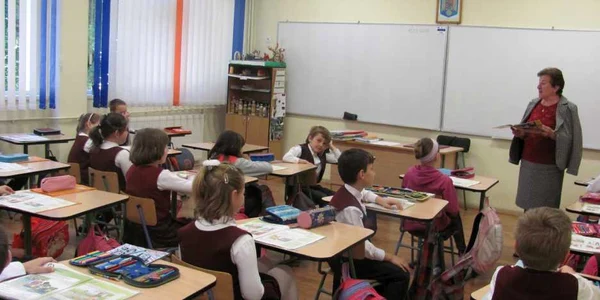 La Şcoala "Gheorghe Lazăr" mai sunt 52 de locuri în clasa pregătitoare şi 53 în clasa I