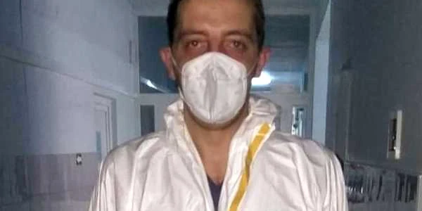 Dr. Alexandru Sava s-a vaccinat deja şi îi încurajează şi pe ceilalţi să o facă. Sursa foto Facebook