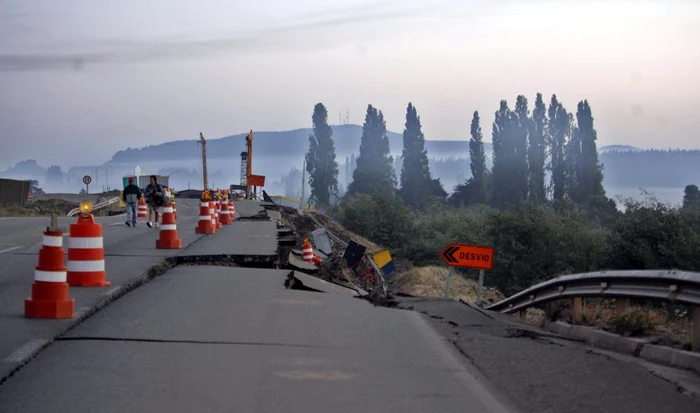 
    Dezastru în Chile, după seismul de 8,8 grade pe Richter (foto: EPA)  