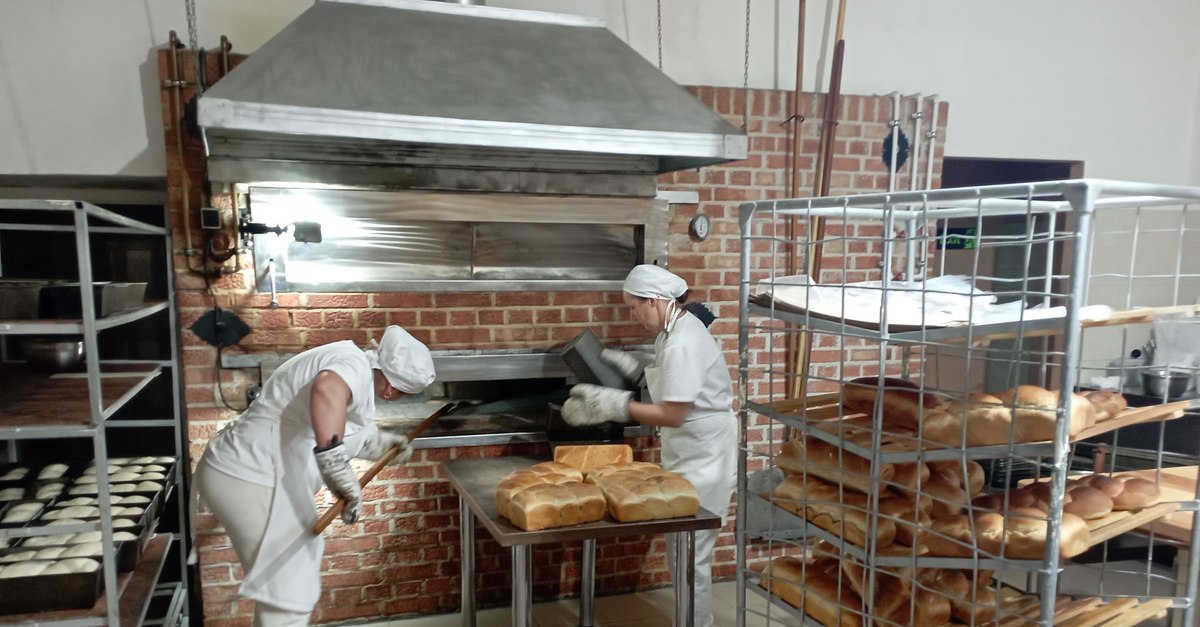 Brutăria unică care a salvat o întreagă comunitate din România! Profitul este folosit pentru a ajuta nevoiașii