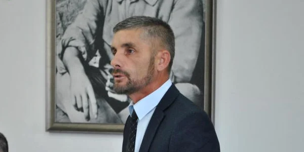radutoiu secretar primaria tg jiu jpg