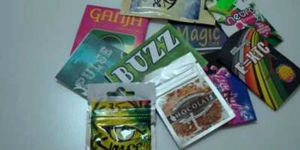 Etnobotanicele provin îndeobşte din China şi intră în ţară prin firmele de curierat rapid