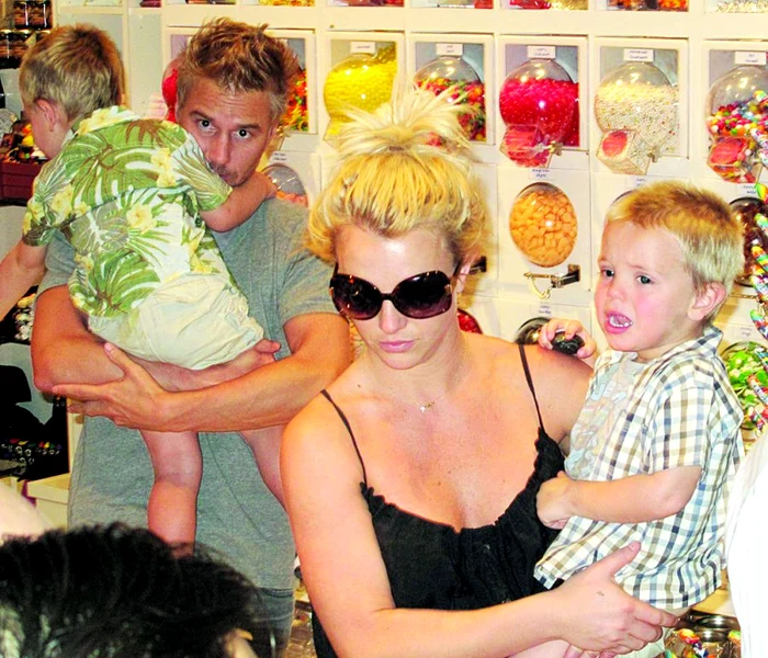 
    Diva a pierdut  controlul la  cumpărături  când Jayden James  şi Sean Preston  au  început să plângă  