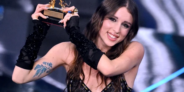Angelina Mango castigatoare San Remo 2024 Foto EPA EFE jpeg