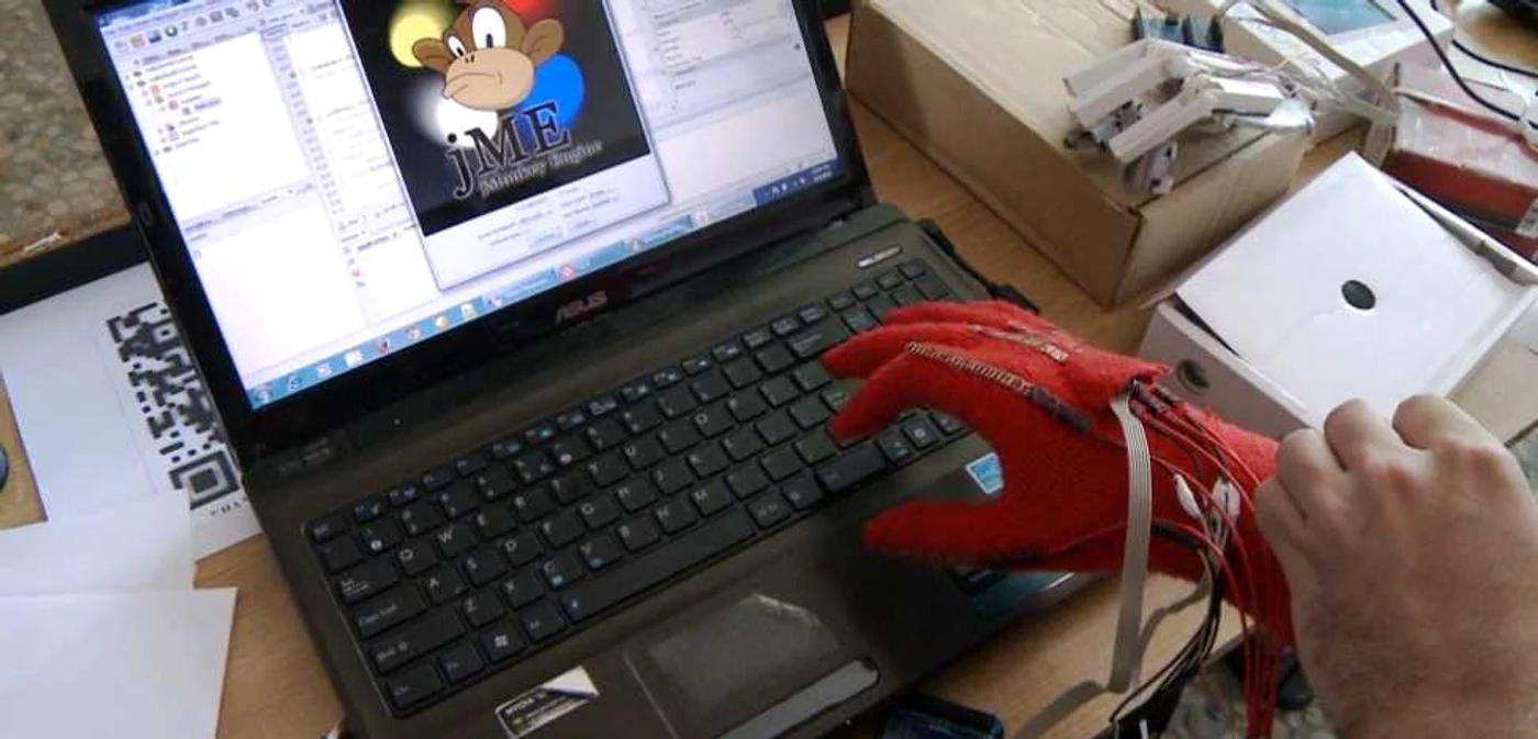 La acest concurs participă studenţi sau echipe de studenţi, care îşi expun realizările practice în domeniul roboticii, mecatronicii şi automaticii FOTO Ionuţ Dima