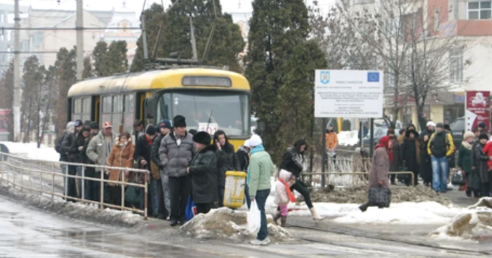 Tramvaiele care circulă prin oraş sunt foarte greu şi scumpe de reparat