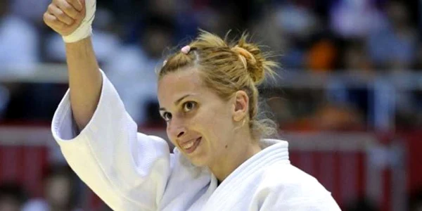Alina Dumitru