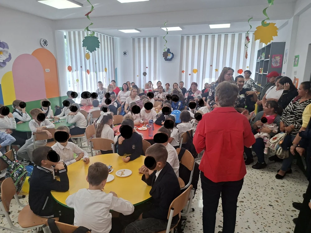 Copiii au primit rechizite la inceput de an scolar