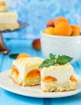 Cheesecake cu caise  Sursa foto shutterstock 303949643 jpg