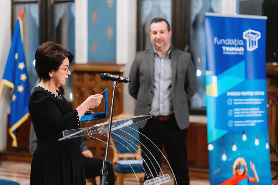 Fundația Tinmar – „Educație pentru Viitor”: 1.110 elevi din județul Iași primesc burse de merit în valoare totală de 560.000 de euro