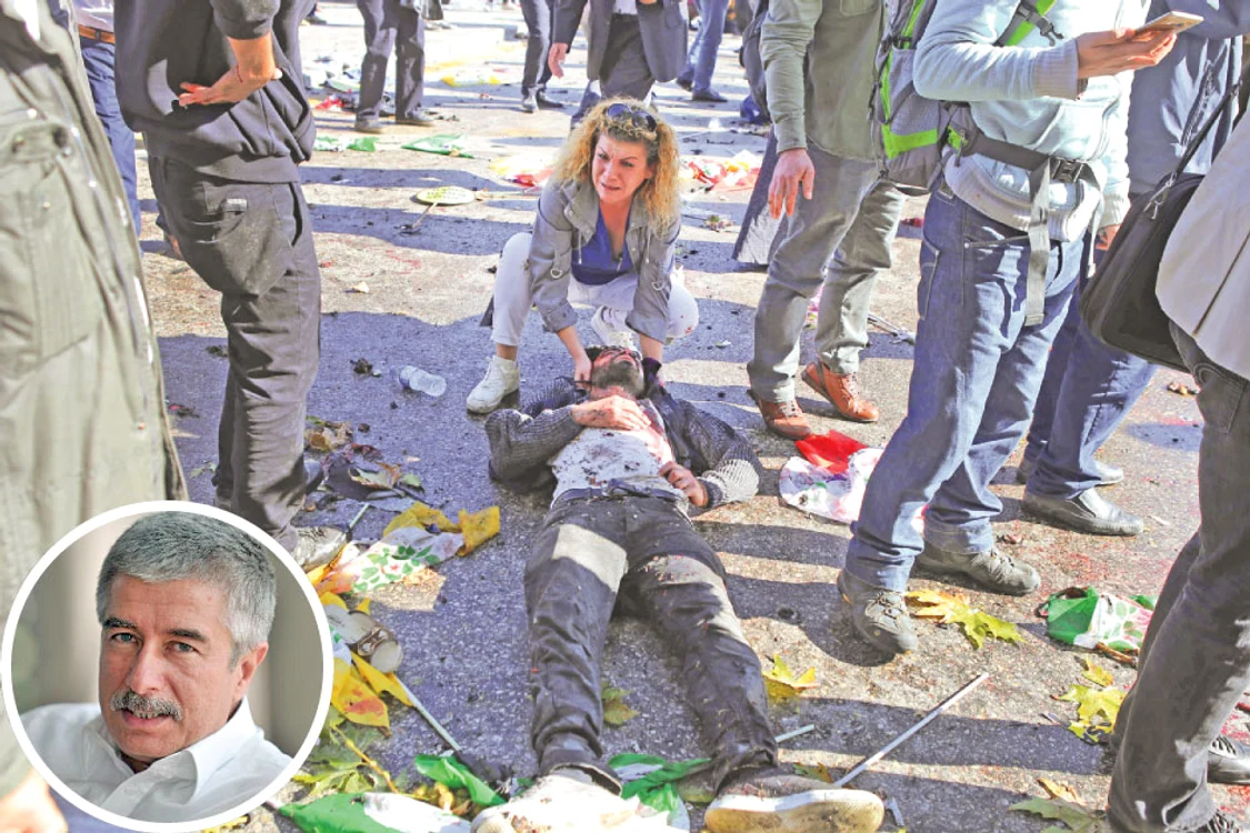 
    Ziaristul Faruk Bildirici povesteşte coşmarul din capitala turcă în care au murit 130 de oameni şi 250 au fost mutilaţiFoto: AP  