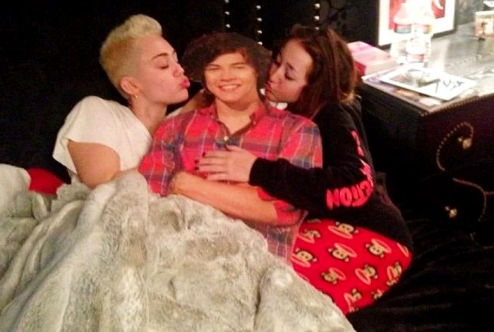 miley cyrus, harry styles, miley cyrus pat, noah, harry styles pat