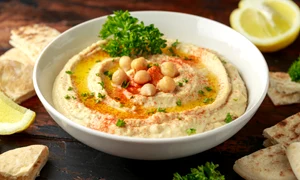 Humus cremos  Sursa foto shutterstock 1412942363 jpg