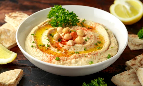 Humus cremos  Sursa foto shutterstock 1412942363 jpg