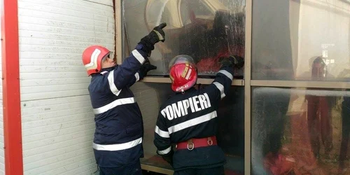 pompieri isu incendiu foto isu bucuresti