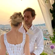 Francesco Totti si Ilary Blasi sarbatorind 16 ani de casnicie jpg