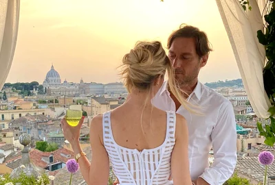 Francesco Totti si Ilary Blasi sarbatorind 16 ani de casnicie jpg