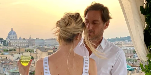 Francesco Totti si Ilary Blasi sarbatorind 16 ani de casnicie jpg