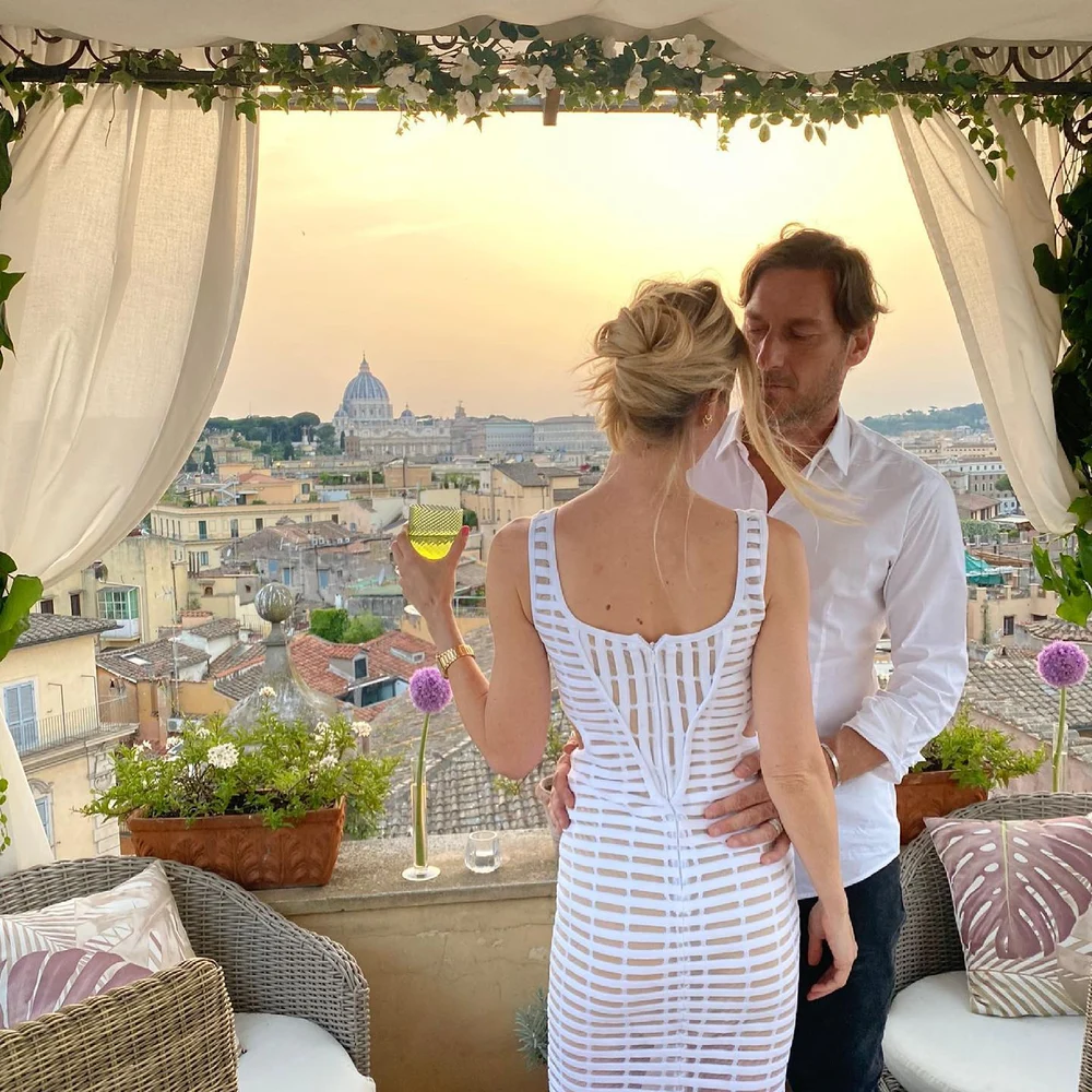 Cu cine l-a înlocuit Ilary Blasi pe Francesco Totti. Vedeta TV se recăsătorește imediat după divorțul de fostul fotbalist