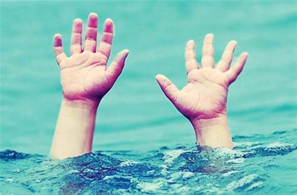 Fetița a fost salvată, nu și tatăl. FOTO abutswim.com
