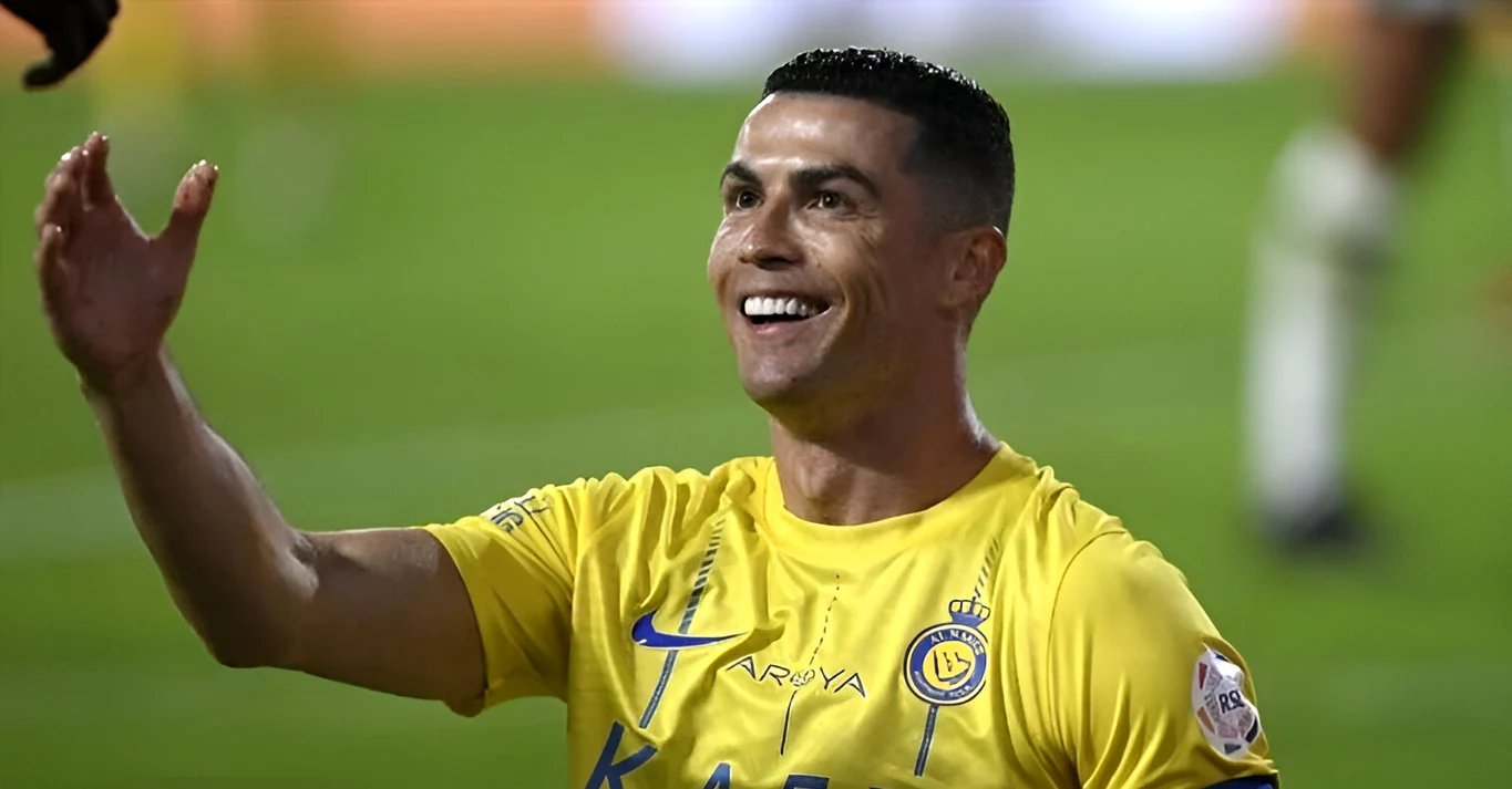 Cristiano Ronaldo va îmbrăca în continuare tricoul ”galbenilor”. Foto Facebook Al Nassr