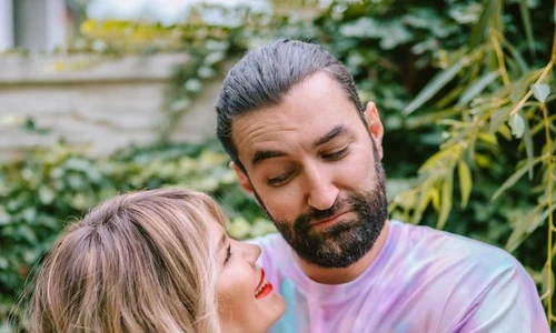 1 gina pistol insarcinata cu fetita 4 jpg jpeg