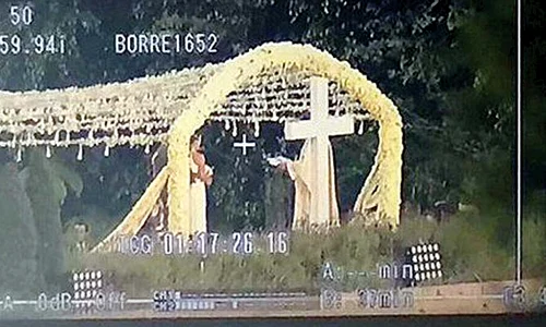 Altarul unde mirii şi au spus “da” jpeg
