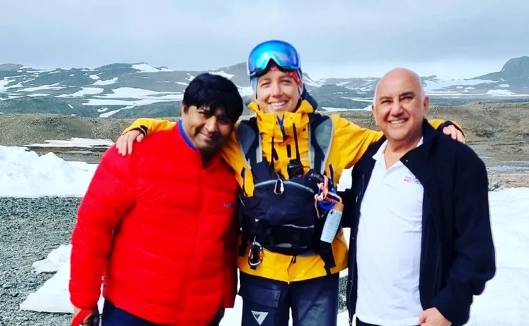 S-au fotografiat în Antarctica, la începutul călătoriei (Foto: Profimedia)