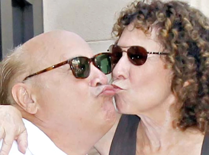 Danny DeVito, Rhea Perlman.