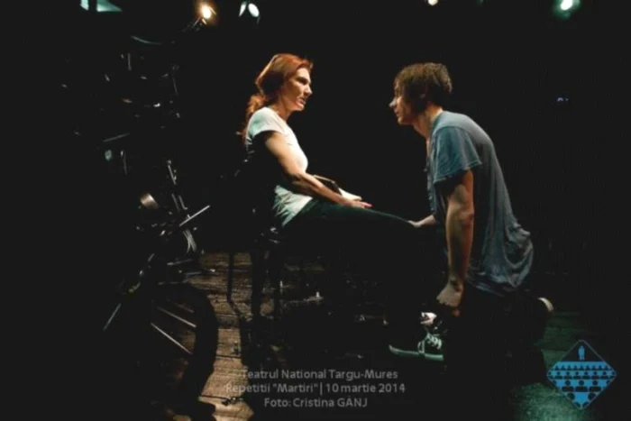 Repetiţii ale spectacolului „Martiri“, cu care Teatrul Naţional Târgu Mureş va participa la festival FOTO Cristina Gânj