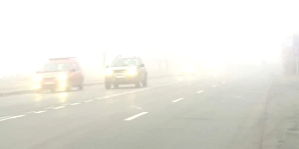 Ceaţa densă le-a dat bătăi de cap şoferilor