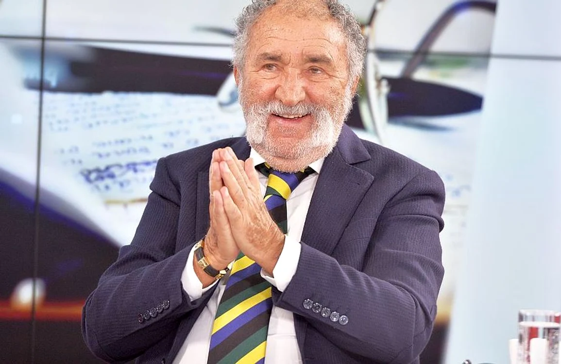 
    Ion Țiriac a obținuit de la autorități ca trenul de Otopeni să oprească și la patinoarul lui  
