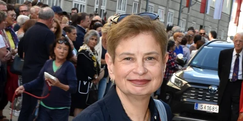 Nina Hrușciova jfif